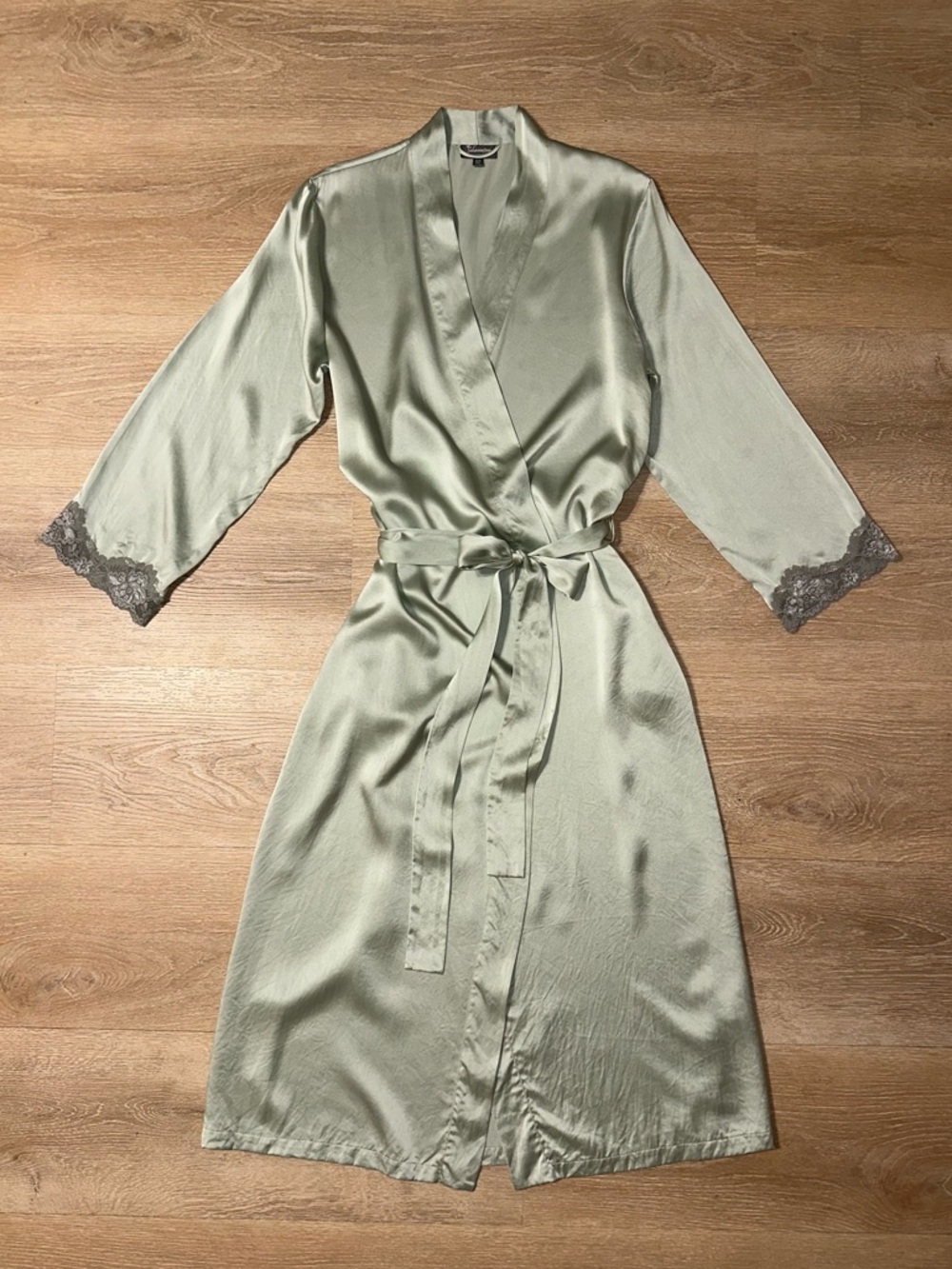 Julianna Rae 100% Mulberry Silk Robe with Lace S/M Celadon Green